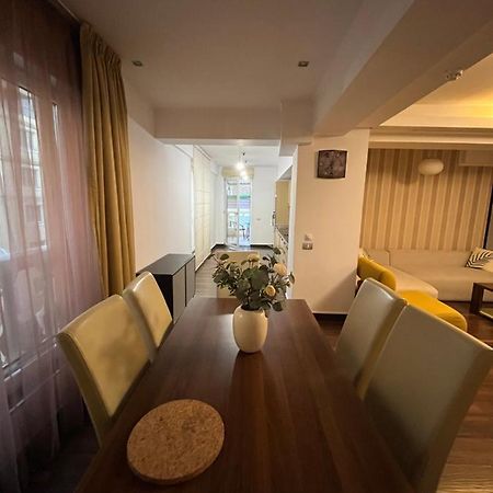 Large 2 Bedroom Apartment Soseaua Nordului ブカレスト エクステリア 写真